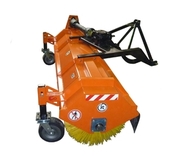 Поворотная щетка для трактора, Словакия