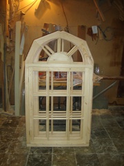 Столярные работы. Изготовление деревянных окон,  дверей,  арок,  перегоро