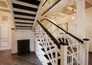 Компания АКБ Дизайн предлагает деревянные лестницы